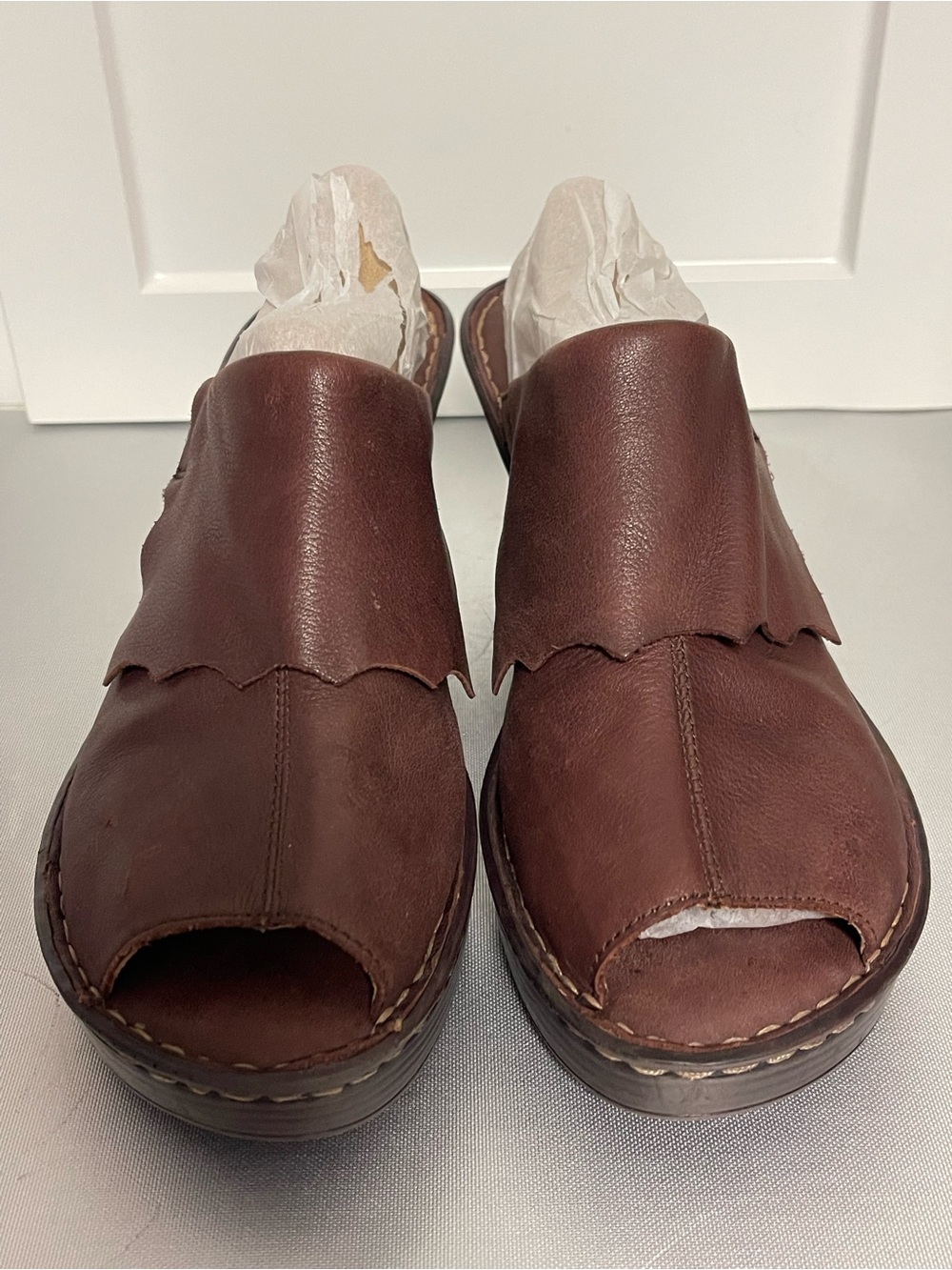Born Women’s Brown Leather Wedge Mules Clogs Slip-On Heels Comfortable Sz 10